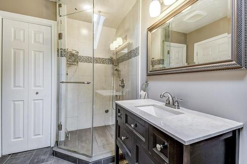 173 Main Street N, Waterdown, ON - Indoor Photo Showing Bathroom