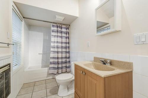 173 Main Street N, Waterdown, ON - Indoor Photo Showing Bathroom