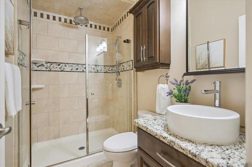 9893 Dickenson Road W, Hamilton, ON - Indoor Photo Showing Bathroom