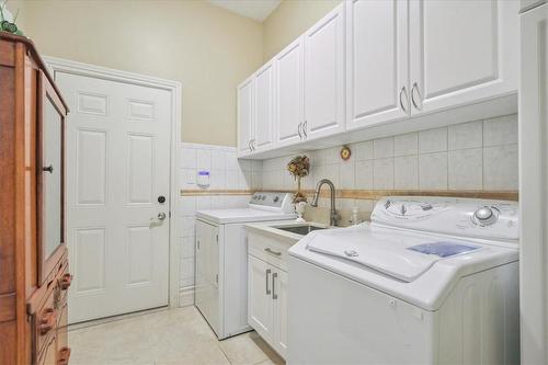 9893 Dickenson Road W, Hamilton, ON - Indoor Photo Showing Laundry Room