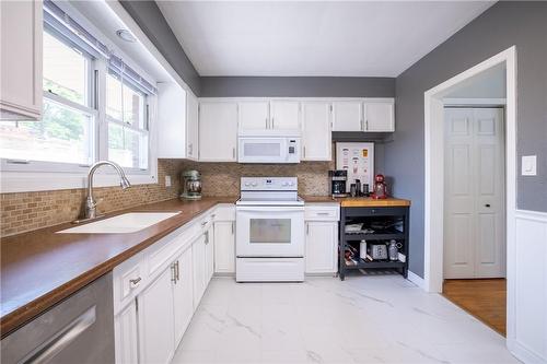 61 Mayfair Avenue, Hamilton, ON - Indoor Photo Showing Kitchen