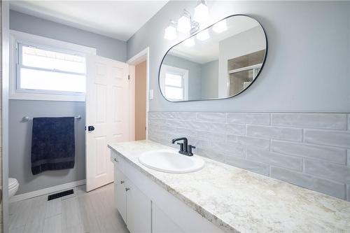 61 Mayfair Avenue, Hamilton, ON - Indoor Photo Showing Bathroom