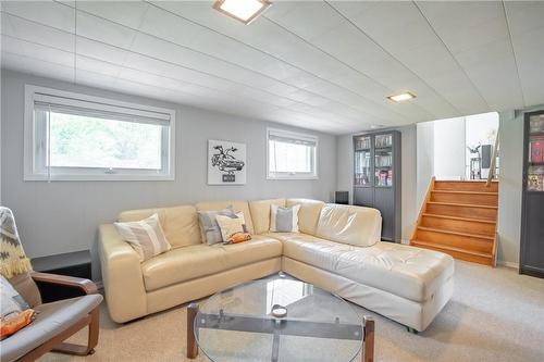 61 Mayfair Avenue, Hamilton, ON - Indoor Photo Showing Living Room