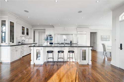 11863 Niagara River Parkway, Niagara Falls, ON - Indoor Photo Showing Kitchen With Upgraded Kitchen