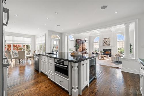 11863 Niagara River Parkway, Niagara Falls, ON - Indoor Photo Showing Kitchen With Upgraded Kitchen