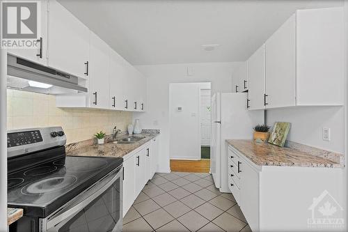 53 Wigan Drive, Ottawa, ON - Indoor Photo Showing Kitchen With Double Sink