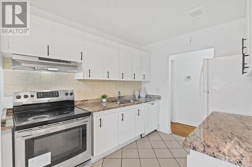 53 Wigan Drive, Ottawa, ON - Indoor Photo Showing Kitchen With Double Sink