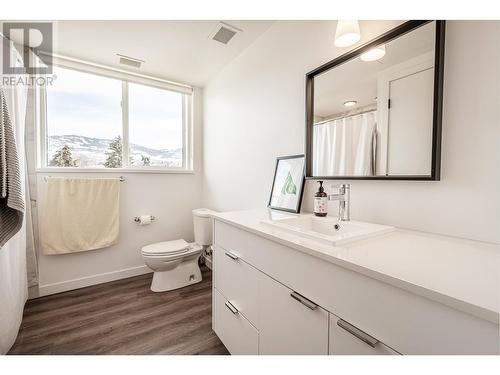 615 Rutland Road N Unit# 310, Kelowna, BC - Indoor Photo Showing Bathroom