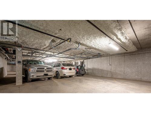 615 Rutland Road N Unit# 310, Kelowna, BC - Indoor Photo Showing Garage