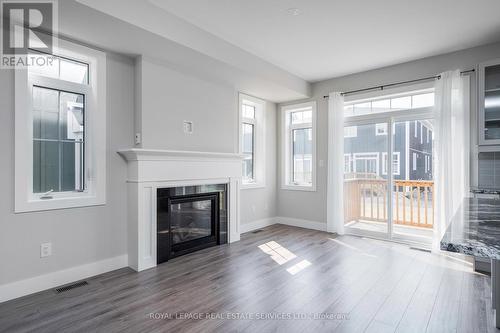 121 Black Willow Crescent, Blue Mountains, ON - Indoor Photo Showing Living Room With Fireplace