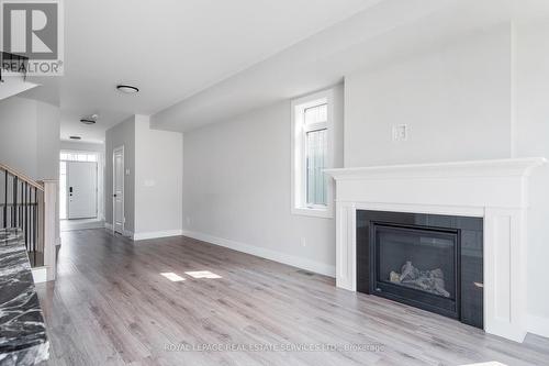 121 Black Willow Crescent, Blue Mountains, ON - Indoor Photo Showing Living Room With Fireplace