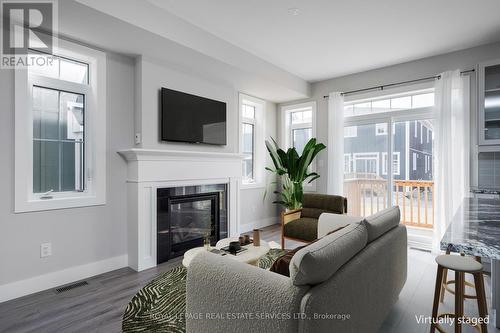 121 Black Willow Crescent, Blue Mountains (Blue Mountain Resort Area), ON - Indoor Photo Showing Living Room With Fireplace