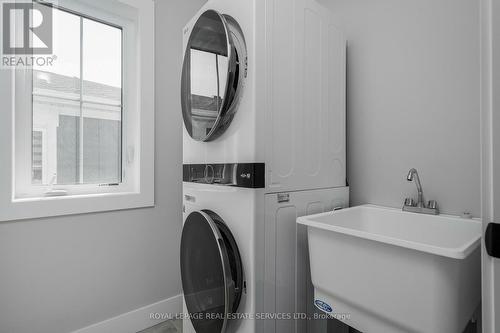 121 Black Willow Crescent, Blue Mountains (Blue Mountain Resort Area), ON - Indoor Photo Showing Laundry Room