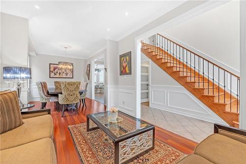 16 Gristmill Place, Hamilton, ON - Indoor Photo Showing Dining Room