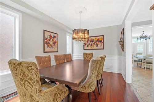 16 Gristmill Place, Hamilton, ON - Indoor Photo Showing Living Room