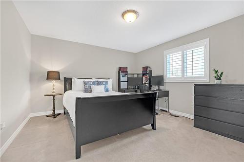 16 Gristmill Place, Hamilton, ON - Indoor Photo Showing Bedroom