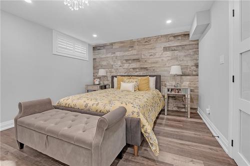 16 Gristmill Place, Hamilton, ON - Indoor Photo Showing Bathroom