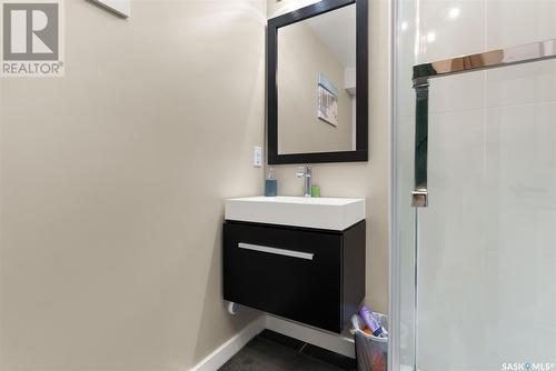 4513 Green Poplar Lane E, Regina, SK - Indoor Photo Showing Bathroom