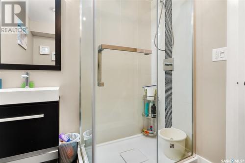 4513 Green Poplar Lane E, Regina, SK - Indoor Photo Showing Bathroom