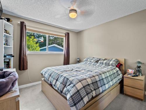 154 Aspen Cres, Logan Lake, BC - Indoor Photo Showing Bedroom