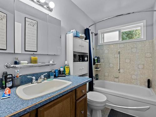 154 Aspen Cres, Logan Lake, BC - Indoor Photo Showing Bathroom