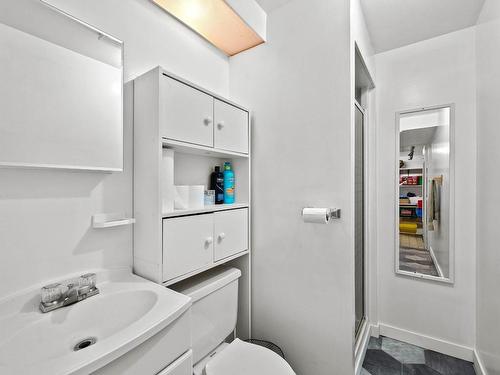 154 Aspen Cres, Logan Lake, BC - Indoor Photo Showing Bathroom