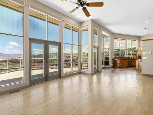 1108 Burgess Way, Kamloops, BC - Indoor Photo Showing Living Room