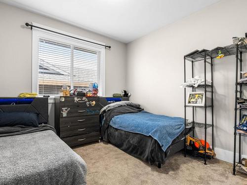 2802 Squamish Crt, Kamloops, BC - Indoor Photo Showing Bedroom