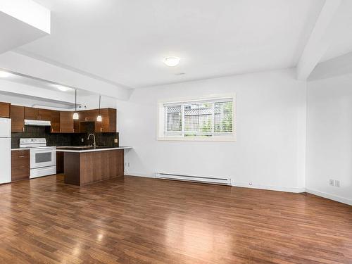 2802 Squamish Crt, Kamloops, BC - Indoor Photo Showing Kitchen