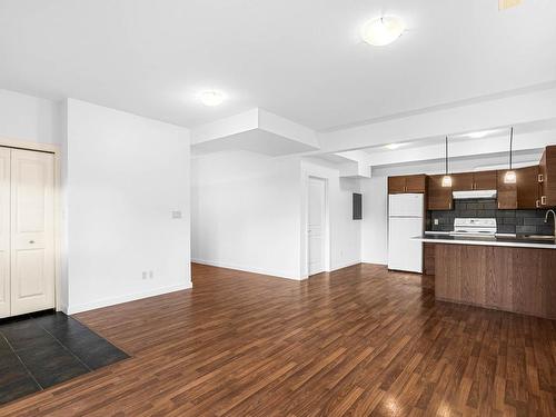 2802 Squamish Crt, Kamloops, BC - Indoor Photo Showing Kitchen