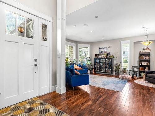 2802 Squamish Crt, Kamloops, BC - Indoor Photo Showing Living Room