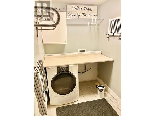 1920 3 Highway, Midway, BC - Indoor Photo Showing Laundry Room