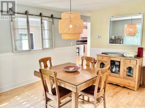 1920 3 Highway, Midway, BC - Indoor Photo Showing Dining Room