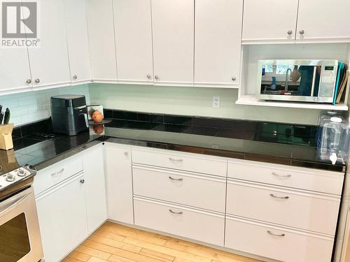 1920 3 Highway, Midway, BC - Indoor Photo Showing Kitchen