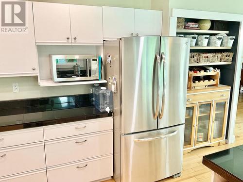 1920 3 Highway, Midway, BC - Indoor Photo Showing Kitchen