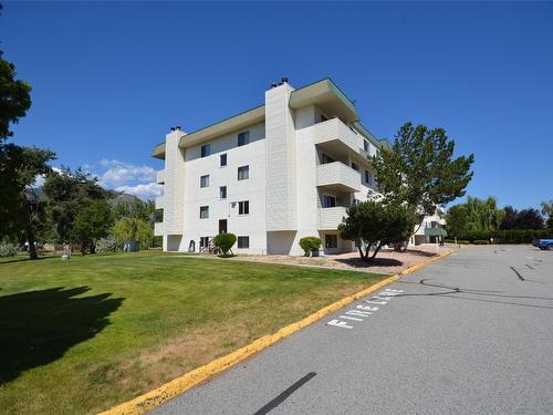 412-150 Skaha Place, Penticton, BC - Outdoor