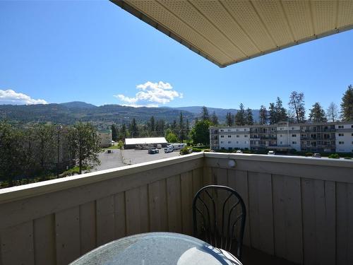 412-150 Skaha Place, Penticton, BC - Outdoor With Exterior