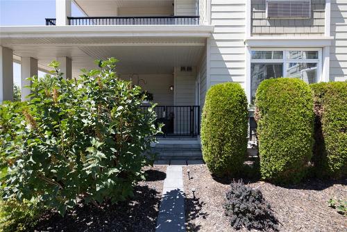 113-1350 Ridgeway Drive, Kelowna, BC 