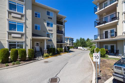 113-1350 Ridgeway Drive, Kelowna, BC 