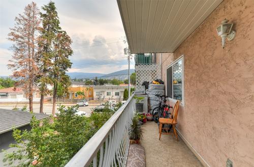 203-95 Eckhardt Avenue, Penticton, BC - Indoor Photo Showing Bedroom