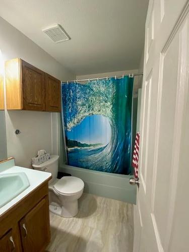 203-95 Eckhardt Avenue, Penticton, BC - Indoor Photo Showing Bathroom