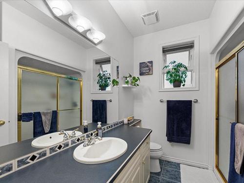 4187 Gallaghers Crescent, Kelowna, BC - Indoor Photo Showing Bathroom