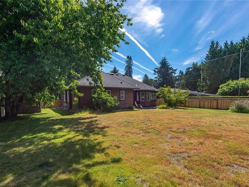 8979 Henderson Rd, Black Creek, BC 