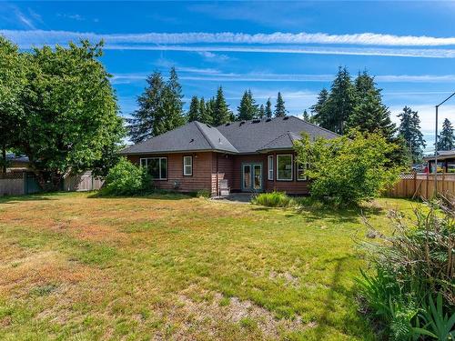 8979 Henderson Rd, Black Creek, BC 