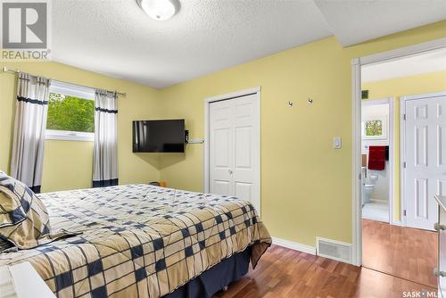 607 5Th Avenue, Regina Beach, SK - Indoor Photo Showing Bedroom