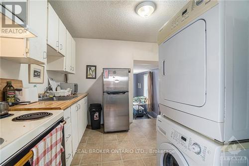 978 Notre-Dame Street, Russell, ON - Indoor Photo Showing Laundry Room