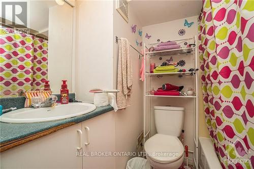 978 Notre-Dame Street, Russell, ON - Indoor Photo Showing Bathroom