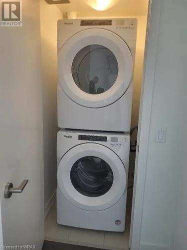 55 Duke St W Street Unit# 1004, Kitchener, ON - Indoor Photo Showing Laundry Room