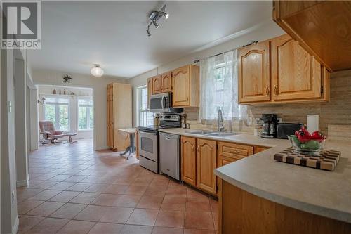 6130 3Rd Line Road, Bainsville, ON - Indoor Photo Showing Kitchen With Double Sink