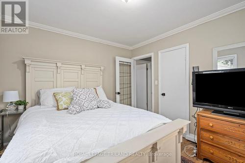 514 Upper Queen Street, London, ON - Indoor Photo Showing Bedroom